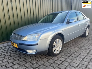 Ford Mondeo 1.8-16V First Edition