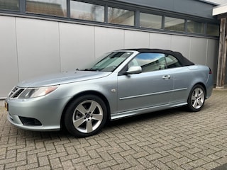 Saab 9-3 20 ltr automaat Turbo 4 in de fraaie  Glacier kleur.