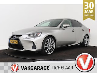 Lexus IS 300h Hybrid | Navigatie | 19" Velgen | PDC V+A | Voorruitverwarming |