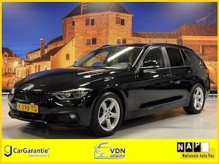 BMW 3-serie Touring 320i Executive Automaat Navigatie LED PDC