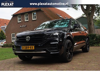 Volkswagen Touareg 3.0 TDI R-Line Aut. | Black Edition | Nightvision | Massage | Panorama | Stoelventilatie | Lederen Dash | Led |