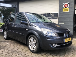 Renault Scénic 2.0-16V Tech Line