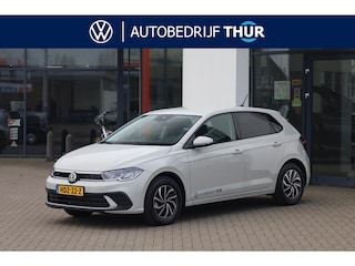 Volkswagen Polo 1.0 TSI Life Edition 95PK / 70kW, Achteruitrijcamera (rear view), verwarmbare voorstoelen, Keyless Entry & Start, Apple Carplay & Android Auto, parkeersensoren voor en achter, adaptieve cruise control (acc) met Stop & Go en stuurhulp, LED koplampen, extra getint glas, volledig digitaal instrumentenpaneel (Digital Cockpit), 15'' 'Essex' LMV