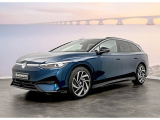 Volkswagen ID.7 Tourer 77 kWh Elektromotor 286 1AT Pro Business | 'App-Connect' draadloze smartphone integratie | Achterbank in ongelijke delen neerklapbaar incl. middenarmsteun en doorlaadmogelijkheid | Afstandscontrolesysteem (Front Assist), met voetgangers- en fietsersherkenning