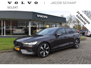Volvo V60 T6 AWD 350PK Plug-in Hybrid Essential Edition | €3.000 Voordeel | Camera | 19"LMV | Stoel-stuur verwarming | Getint glas |