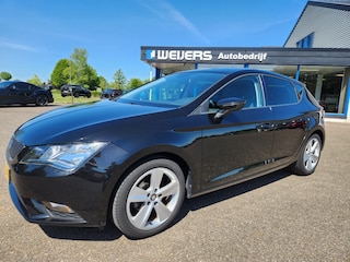 Seat Leon 1.0 Style Connect, Navigatie, 17 inch, Parkeersensoren, Getint g