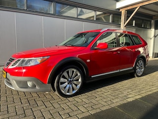 Saab 9-3 X  4x4 20 ltr automaat in ROOD