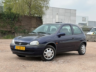 Opel Corsa 1.4i-16V CDX/AUTOMAAT