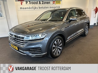 Volkswagen Touareg 3.0 TSi eHybrid 4MOTION | Panoramadak | Elek. inklapbare trekhaak | BTW AUTO | Adaptieve cruise control | Keyless | Lederen bekleding | Elek. verstelbare stoelen | Lane assist | Climate control | Apple carplay | Navigatie | Sfeerverlichting