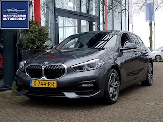BMW 118i Executive Edition | Navigatie | ECC | PDC | Sportstoelen | Cruise Control BMW 1-serie 118i Executive Edition