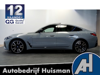 BMW i4 Gran Coupé M50 84 kWh LASER LICHT + OPEN DAK + PERFORMANCE STOELEN IN LEDER + HARMAN&KARDON + STOEL-&STUURVERWARMING + DRIVING ASSISTENT PRO + KEYLESS ENTRY&GO + LIVE COCKPIT PRO + SHADOWLINE GLOSS + 360 CAMERA + PARKASSISTENT + 19" LM-VELGEN!!