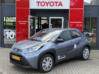 Toyota Aygo PLAY AIRCO APPLE/ ANDROID AUTO PARKEERCAMERA ADAPTIVE CRUISE