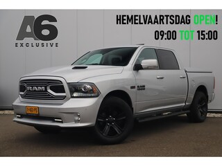 Dodge Ram 1500 5.7 V8 4x4 Quad Cab 6'4 Laramie Silver / Black Trekhaak Schuifdak Leder Alpine Sound 20 inch LMV Stuur & Stoelverwarming 3500KG Trekgewicht