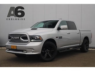 Dodge Ram 1500 5.7 V8 4x4 Quad Cab 6'4 Laramie Silver / Black Trekhaak Schuifdak Leder Alpine Sound 20 inch LMV Stuur & Stoelverwarming 3500KG Trekgewicht