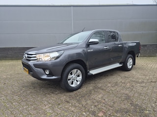 Toyota Hilux 2.4 D-4D Double Cab Professional Navigatie Achteruitrijcamera Stoel-verwarming 2 persoons