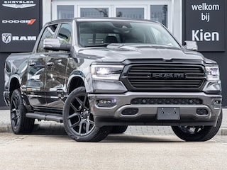 Dodge Ram 1500 5.7 V8 4x4 Crew Cab Night Edition | Pano-Dak | Groot Navi | Elektrisch Sidebars