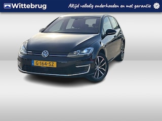 Volkswagen Golf E-DITION / Voorruit verwarming / 17 Inch / Parkeersensoren v+a