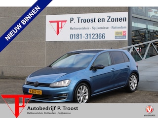 Volkswagen Golf 1.6 TDI Highline BlueMotion Parkeersensoren/Apple carpley/Navigatie/Lichtmetalen velgen/LED/Sportstoelen/Multifunctioneel stuurwiel/Elektrische ramen/Elektrisch verstelbare spiegels.
