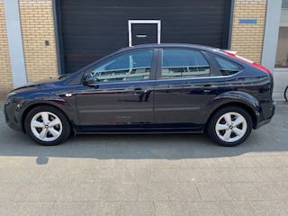 Ford Focus 1.6-16V Futura