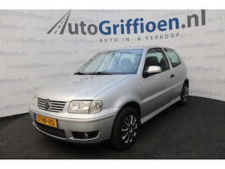 Volkswagen Polo 1.4 Trendline 4-cilinder met halfleer