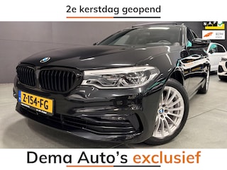 BMW 5-serie Touring 520i High Executive PANO/LEDER/H-UP/DAB/CARPLAY/SFEERVERL///