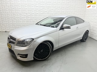 Mercedes-Benz Coupé 180 Edition 1 AMG LEER NAVI PDC