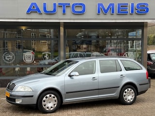 Skoda Octavia 1.6 Ambiente Automaat Airco Cruise PDC Trekhaak