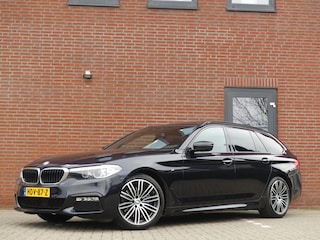 BMW 5-serie Touring 530i M-Sport / Carbon zwart / Dealer onderhouden