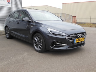 Hyundai i30 Wagon 1.5 T-GDi MHEV Premium Staat in Hoogeveen