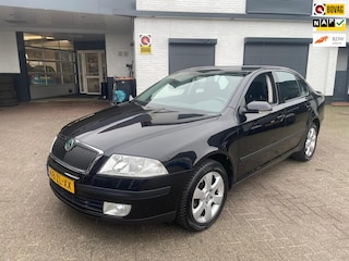 Skoda Octavia 1.6 FSI Ambiente Attractive Business