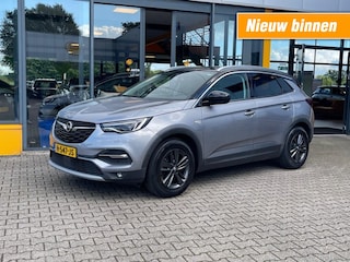 Opel Grandland 1.2 Turbo 130 pk Innovation - slechts 24.000 km !! - Navi-camera