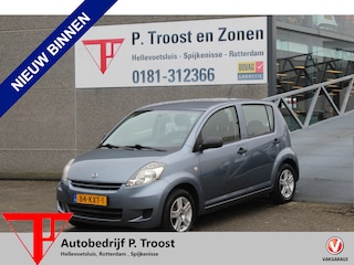 Daihatsu Sirion 2 1.0-12V Premium Airco/Elektrische ramen/Elektrisch verstelbare spiegels/Lichtmetalen velgen/Radio CD speler/AUX.