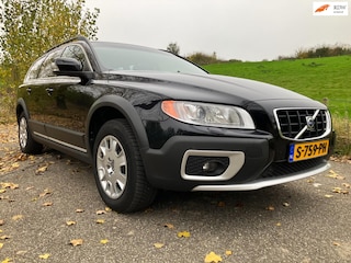 Volvo XC70 3.2 237pk / LPG (Prins) / Stoelverwarming en ventilatie / Bi-Xenon / Trekhaak / Winter + zomerset / etc