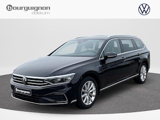 Volkswagen Passat Variant 1.4 TSI DSG6 GTE Business | Trekhaak | ACC | Pano |