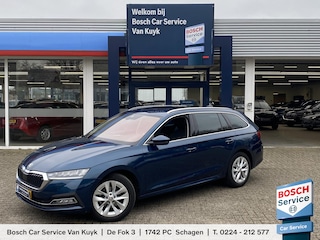 Skoda Octavia Combi 1.5 e-TSI Business Edition Plus / Automaat / NL-Auto / Dealer-Onderhouden / 150 PK / Adaptieve Cruise-Control / Climate-Control / Trekhaak / Draadloze-Telefoonlader / Apple-Carplay & Android-Auto / Elektr.-Achterklep / DAB Radio-Bluetooth / Navi / Keyless / Dodehoek-Detectie / PDC V+A met Camera / 17'' LMV / ENZ.