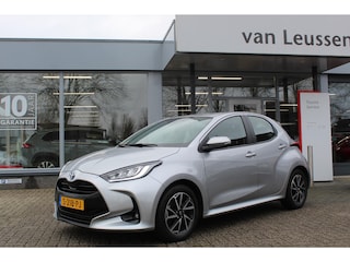 Toyota Yaris 1.5 HYBRID DYNAMIC LED KEYLESS 16"LM-VELGEN CAMERA AD-CRUISE CLIMA APPLE/ANDROID NL-AUTO