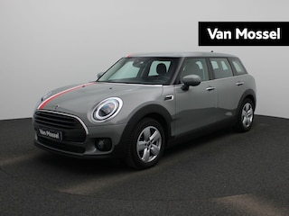 Mini Clubman 1.5 Cooper Essential | AUTOMAAT | Lage Km Stand! | Navigatie | LED Koplampen | Sfeerverlichting | Achteruitrijcamera | Voorstoelen Verwarmd | Keyless Entry | Cruise Control | Parkeersensor Achter | Apple Carplay / Android Auto | Lichtmetalen Velgen |