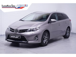 Toyota Auris 1.6 First Edition navigatie camera private glas lmv 16" stoelverwarming climate controle  voorstoelen verwarmd PDC v+a
