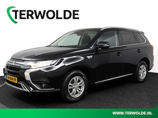 Mitsubishi Outlander 2.4 PHEV Pure | Trekhaak | 1500kg trekgewicht | Camera | Keyless entry |