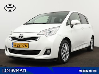 Toyota Verso-S 1.3 VVT-i Trend | Camera | Trekhaak | Panoramadak | LM velgen | Climate Control | Cruise Control |