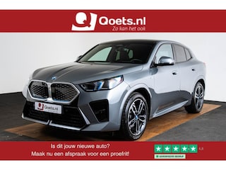 BMW iX2 xDrive30 67kWh M Sport - Panoramadak - Innovation/Comfort Pack - Parking/Driving Assistant - Elektrisch verstelbare/verwarmde voorstoelen - HiFi System Harman Kardon - Getinte/Geluiddempende Ruiten -