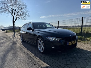 BMW 3-serie Touring 320d High Executive, M-Pakket, Navigatie, Bluetooth, Harman Kardon, Stoelverwarming, Xenon, Boekjes aanwezig