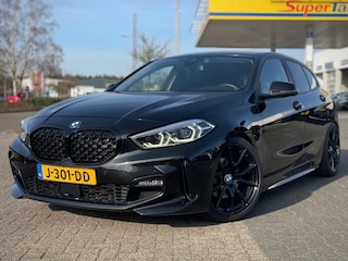 BMW 118I M PAKKET PDC V/A CAMERA  19 INCH SPORTWIELEN