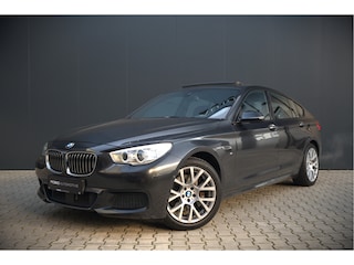 BMW 5-serie GT Gran Turismo 535i High Executive M-Sport | Panoramadak | Harman Kardon | Softclose | Luchtvering | Stoelverwarming | Stuurverwarming | Adaptive Cruise Control | Memory Seats | LED | Trekhaak | Keyless | 360 Camera | Digitaal Dash |