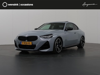 BMW 2-serie Coupé M240i xDrive | Harman/Kardon | Schuif/Kanteldak | Stuur/Stoelverwarming | Adaptief Onderstel | Ele.verstelbare stoelen + Geheugen | Adaptieve LED Verlichting | HUD | Sportstoelen | Rijassistent-Systeem |