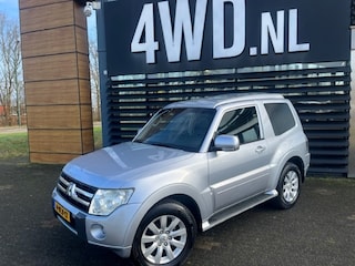 Mitsubishi Pajero 3.2 DI-D AUT 4WD HR VAN / LEDER / CRUISE / 3000 KG TREKHAAK € 12900 MARGE INCL Auto in goede staat dealer onderhouden schade vrij , ideale 4WD met hoge en lage gearing en FISCAAL VOORDELIG lage tarief wegen belasting . afleverpakket naar keuze