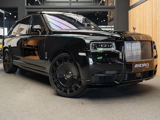 Rolls-Royce Cullinan Black Badge Perlino Leder V12 Koelkast Tiffany Sterrenhemel Black