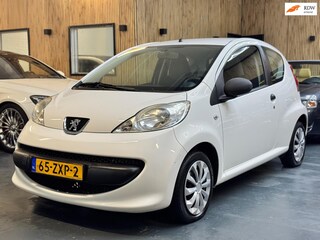 Peugeot 107 1.0-12V XR