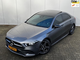 Mercedes-Benz A200 LIMOUSINE AMG AMBIANCE CARPLAY PANO STOELVERWARMING ORIGINEEL NEDERLANDS NAP