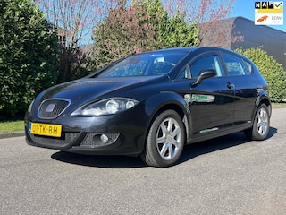 Seat Leon 1.6 Stylance 1e Eigenaar*Cruise*Clima*Trekhaak*NAP*Dealer onderhouden*